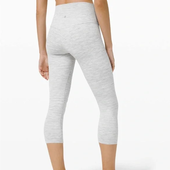 EUC Lululemon Align Crop *21" Wee Are From Space Nimbus Battleship Size 2 - Picture 3 of 11